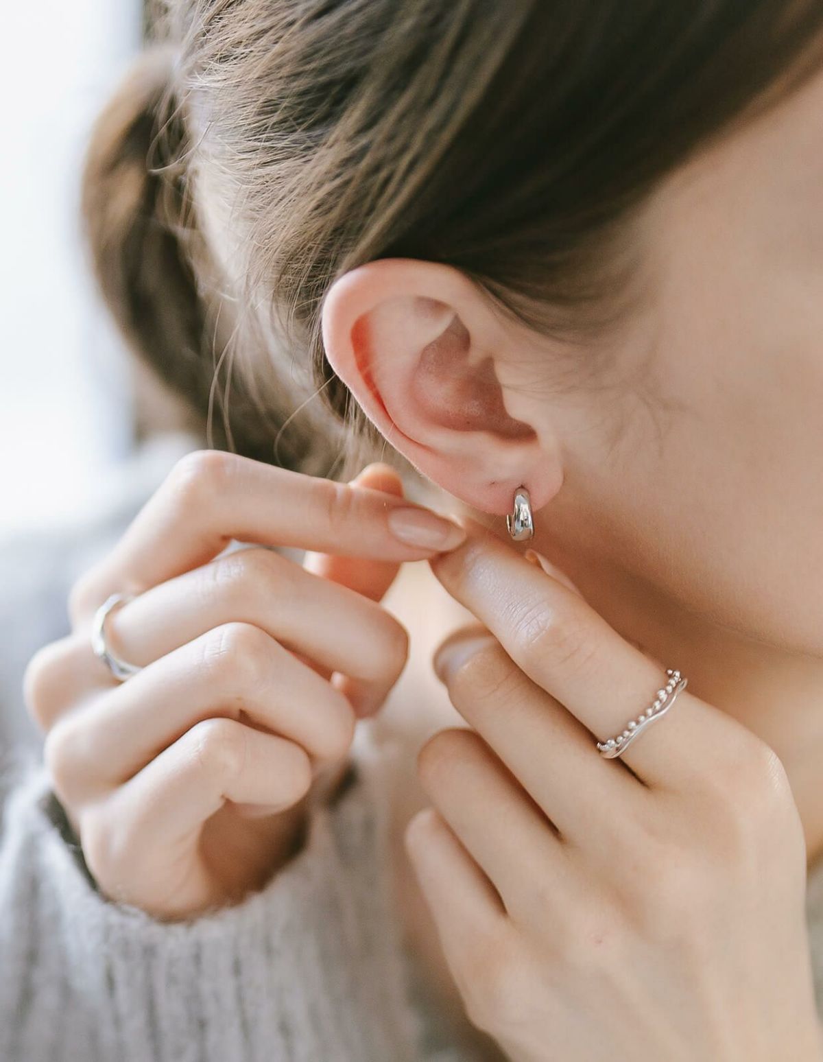 KYKLOS-MOON HOOP PIERCE