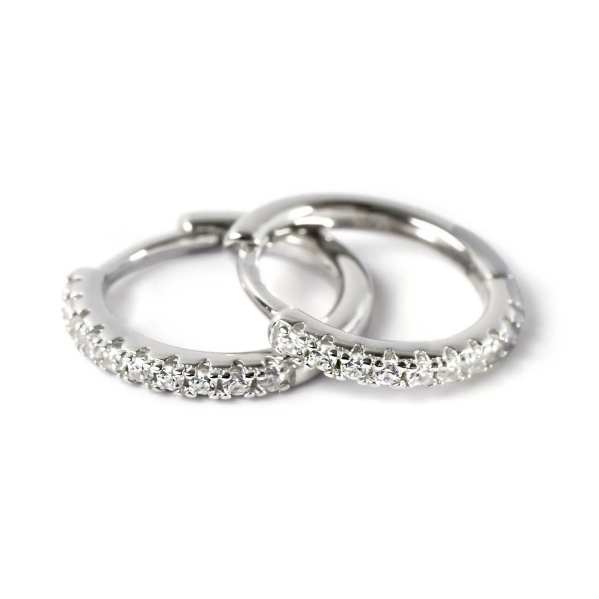 KYKLOS-STR CV PAVE HOOP PIERCE