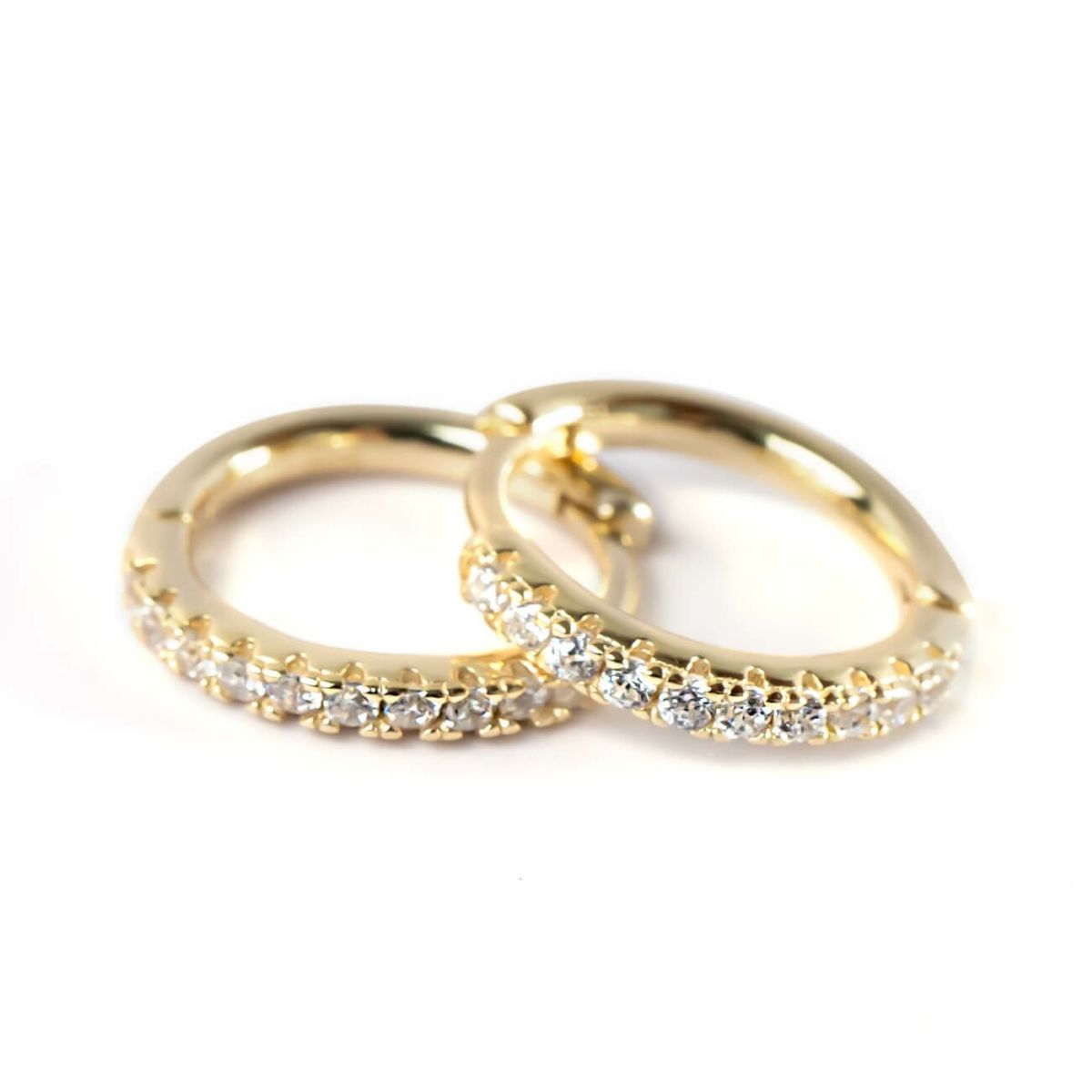 KYKLOS-STR CV PAVE HOOP PIERCE