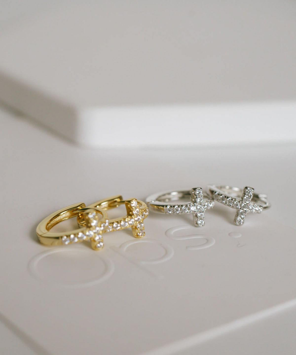 KYKLOS-CROS HOOP PIERCE 1