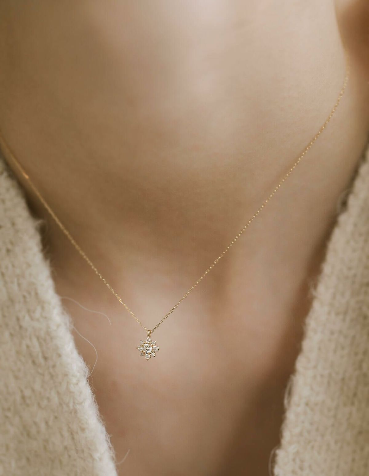 ASTERI-POLARIS NECKLACE